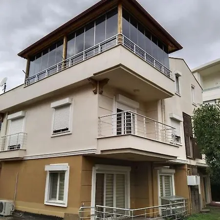 Villa Denize Yakin Genis